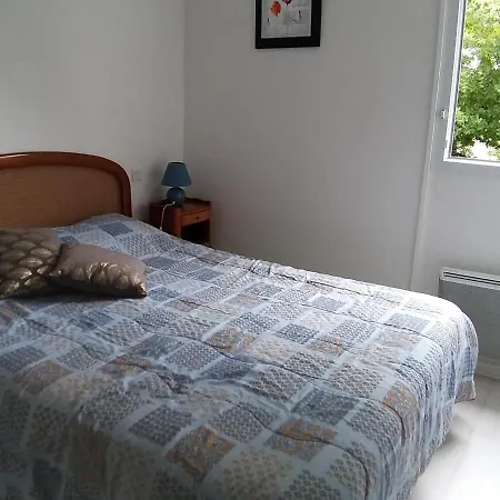 - Superbe T3 Avec Terrasse, Piscine Et Parking Securise - 6 Personnes - Fr-1-420-33 Apartment